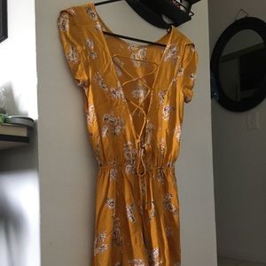 Billabong mustard romper (S)